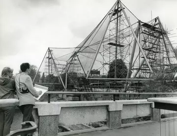 Snowdon Aviary construction