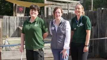 Heather, Holly Kernot (from the VN Times), Sophie and Rainbow pose for a photo