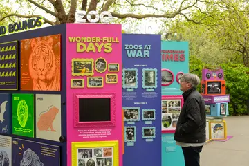 Poet-Laureate-Simon-Armitage-at-ZSL-enjoying-200-Exhibition