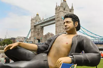 Jeff Goldblum Statue on the Thames