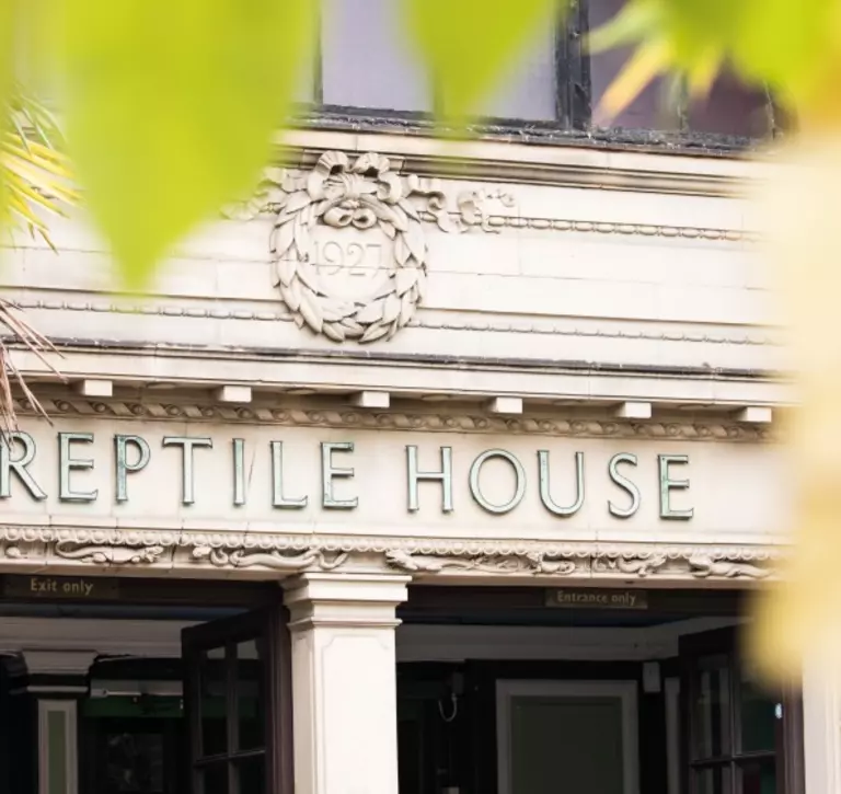 Reptile House sign outside buildling at London Zoo